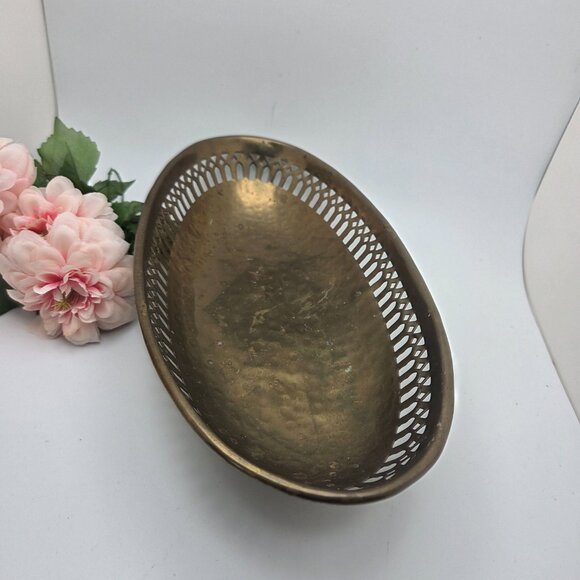Vintage Brass Oval Shaped Bowl Vanity Tray  Reticulated Design Footed MCM - Picture 2 of 12